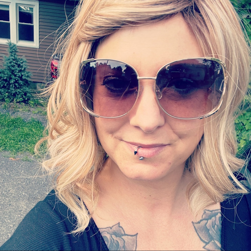 Meet your Posher, Shannon